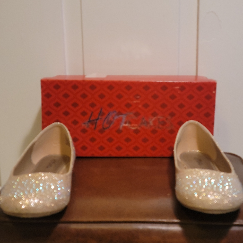 Hot Cakes Womens Size 8 Flats